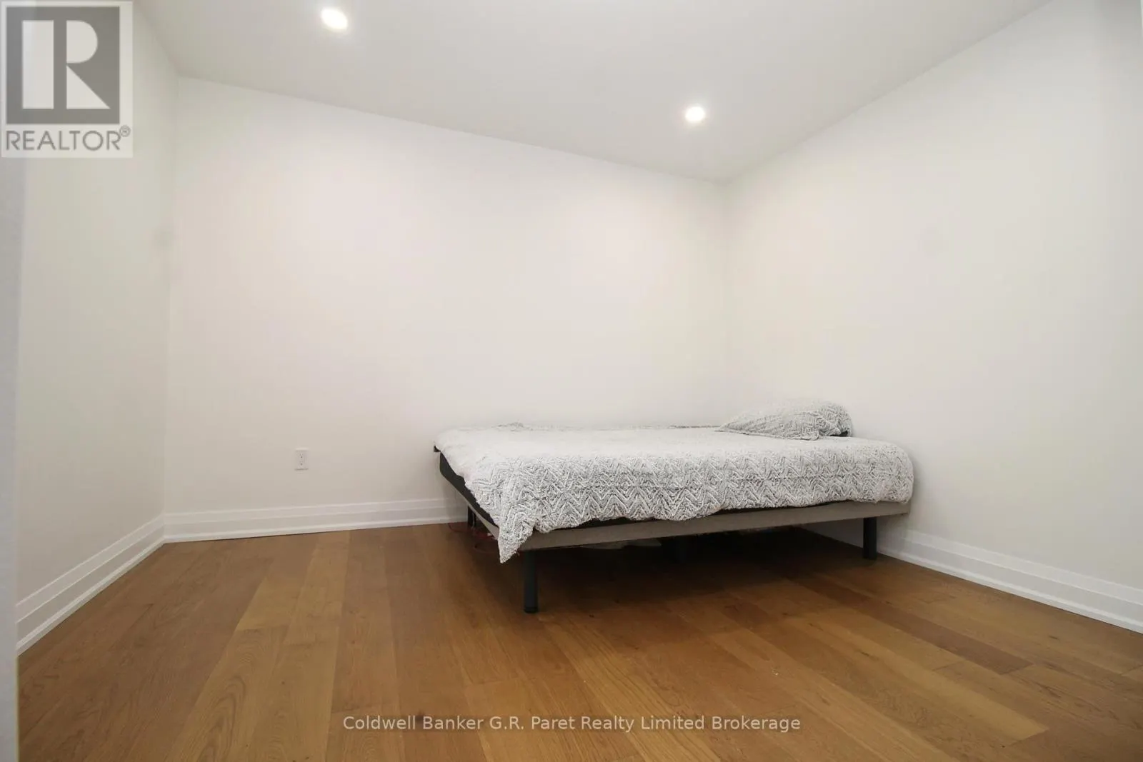 217 FOREST STREET W