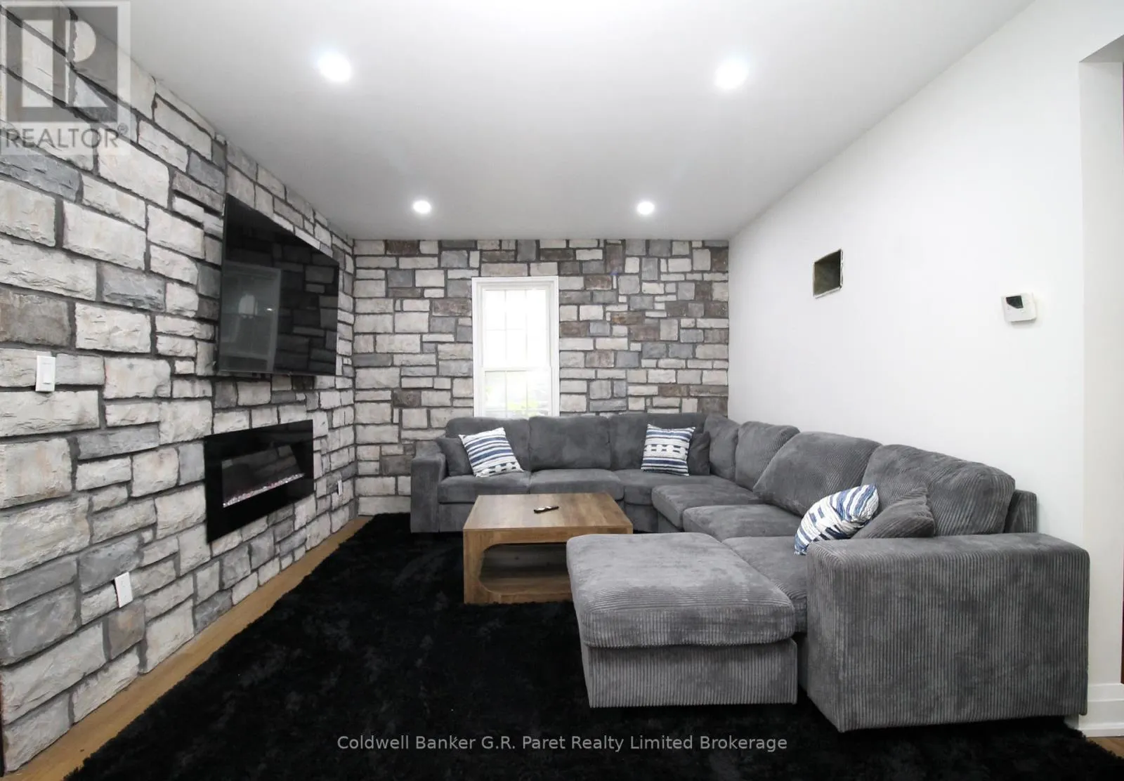 217 FOREST STREET W