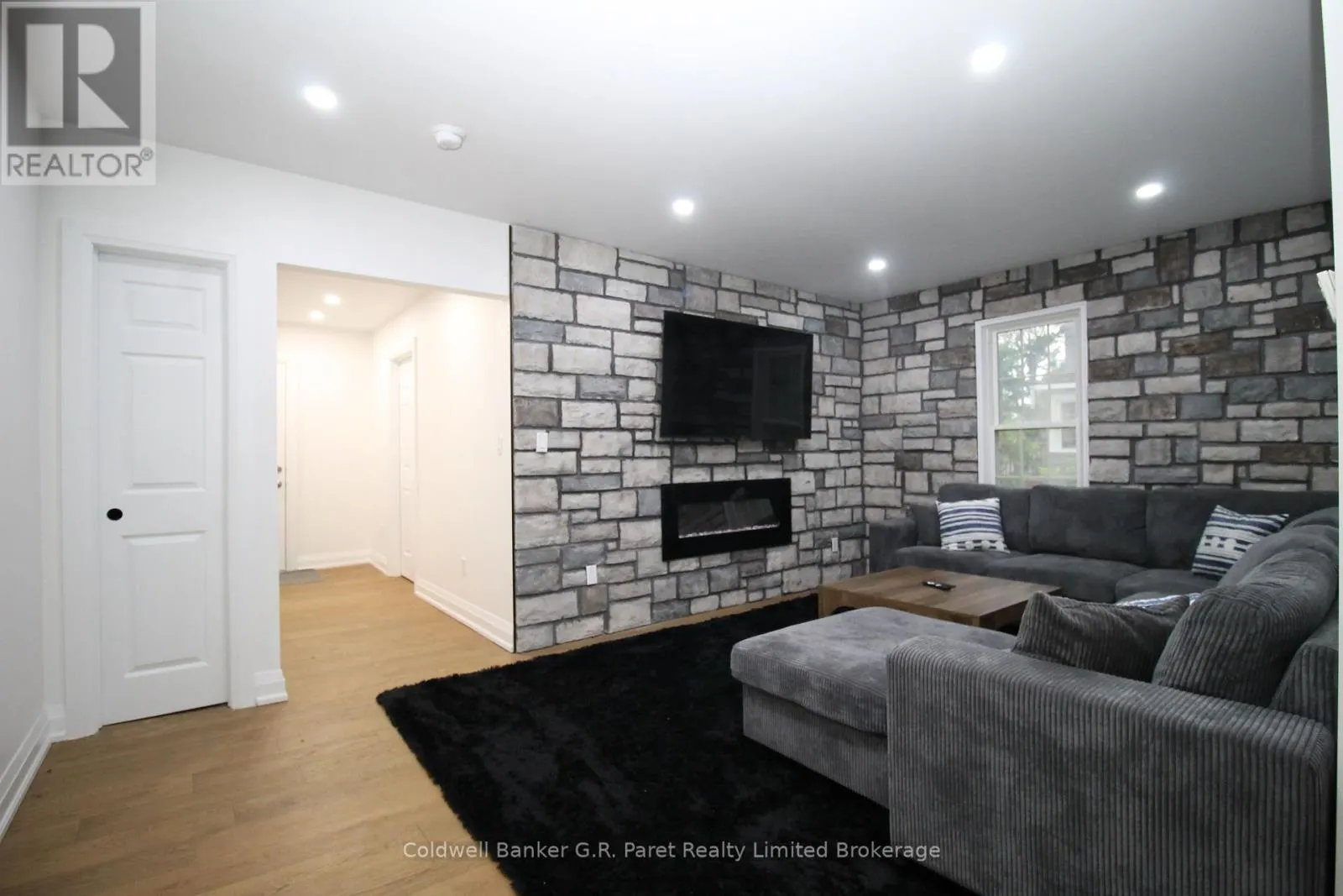 217 FOREST STREET W