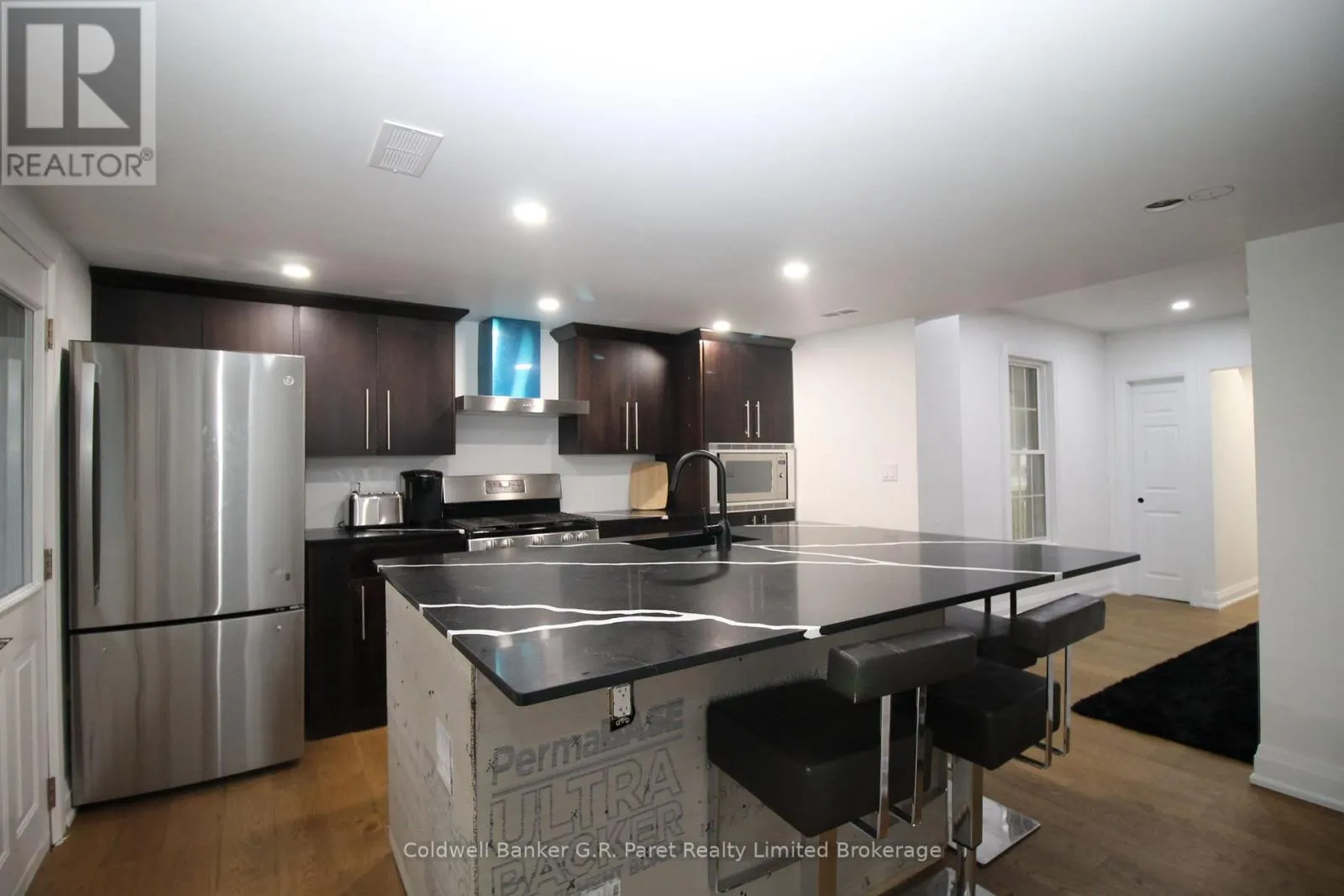 217 FOREST STREET W