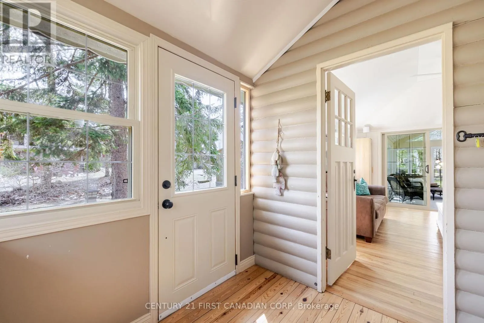 47 HEAMAN CRESCENT
