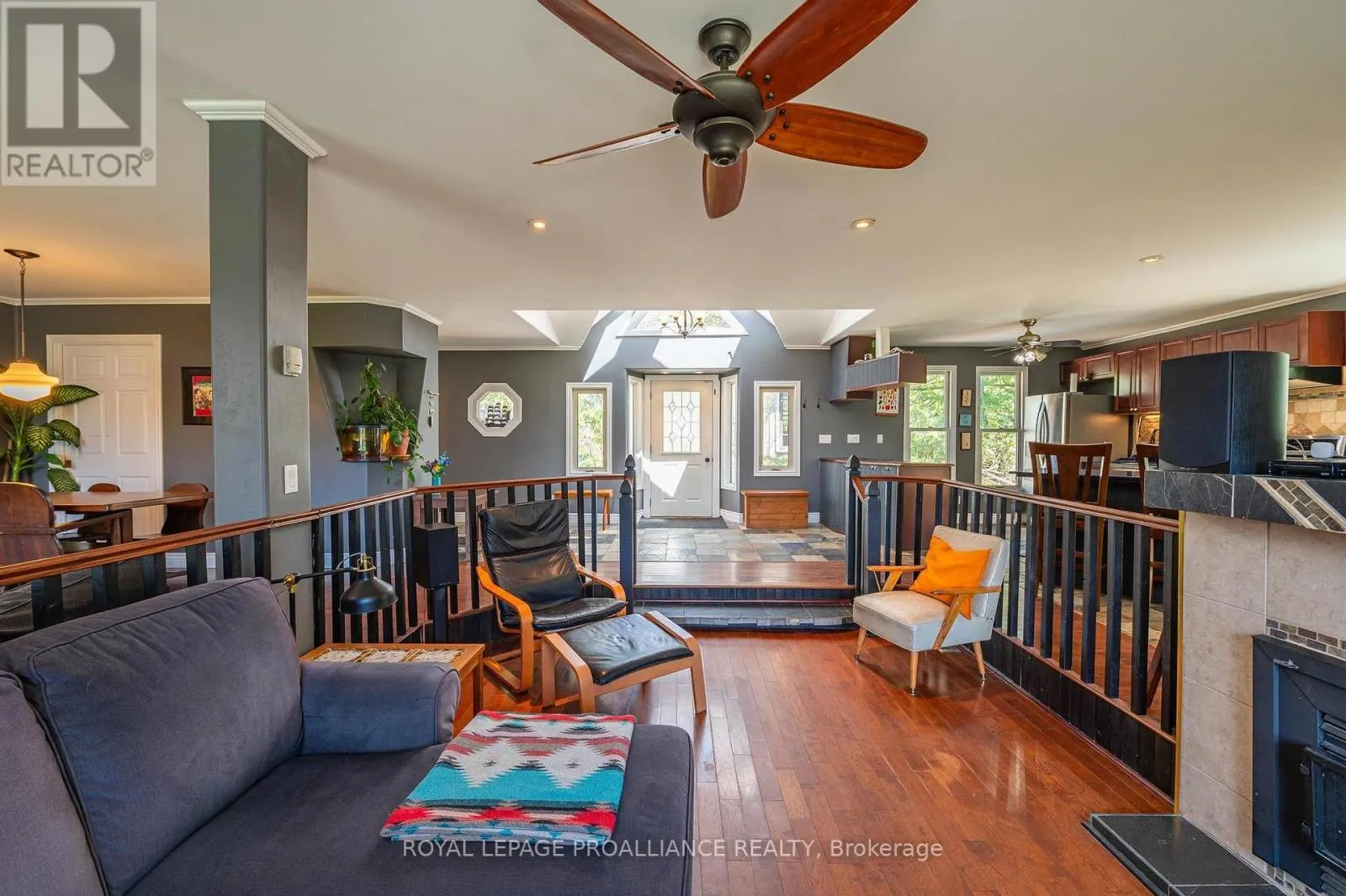 280 PRESQU'ILE PARKWAY