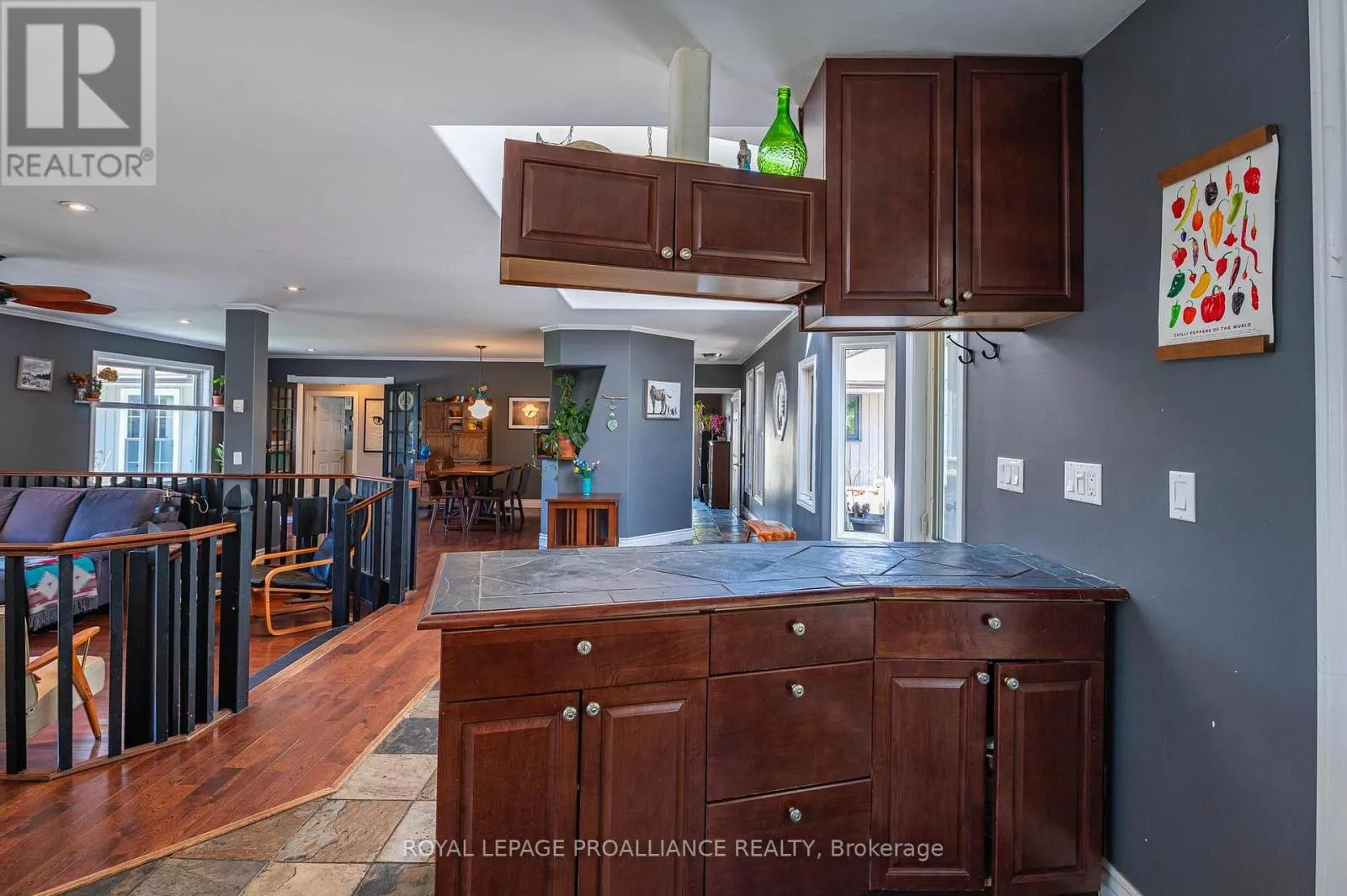280 PRESQU'ILE PARKWAY