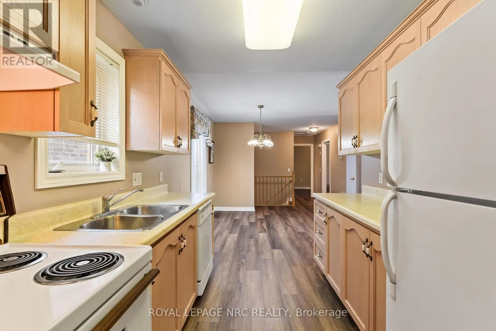 3900 RAINBOW LANE