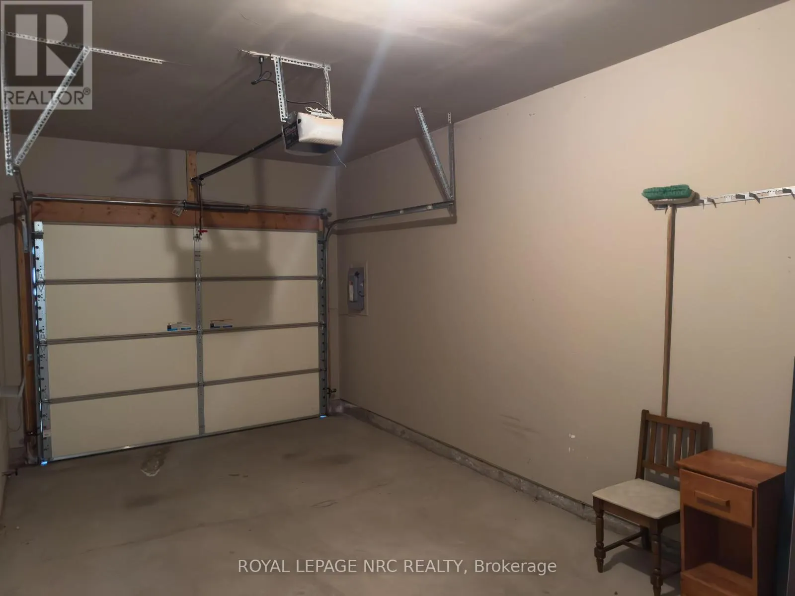 3900 RAINBOW LANE