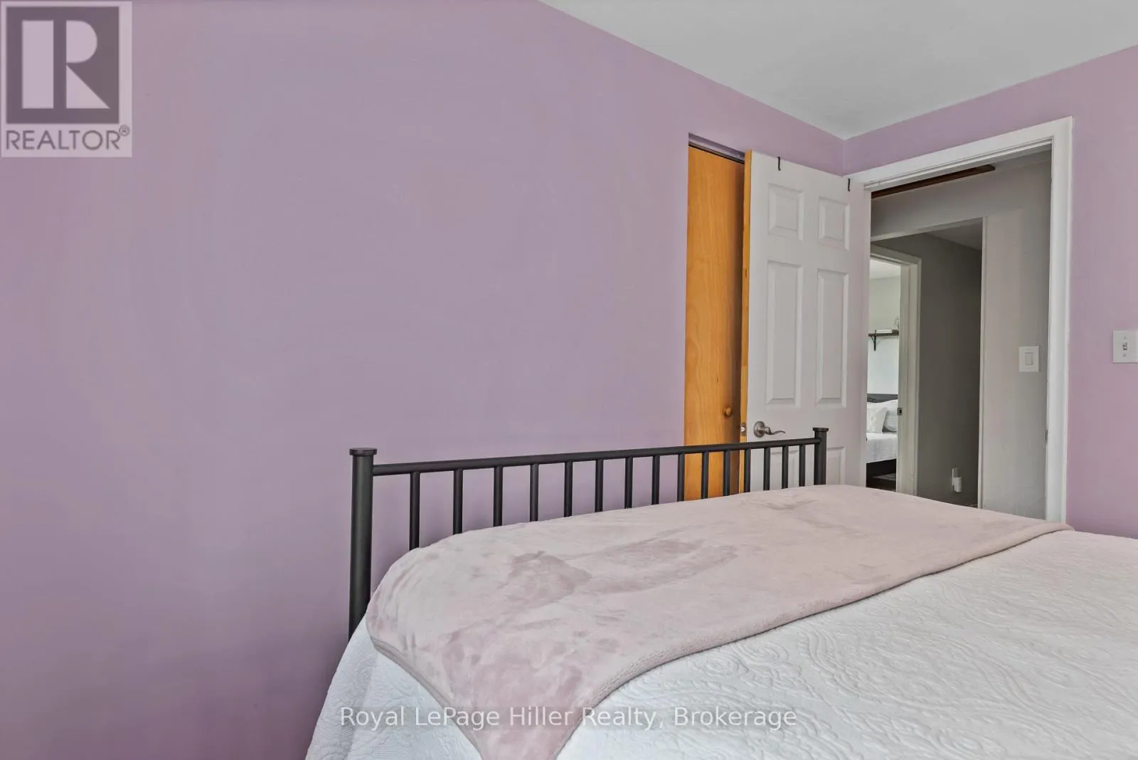 47 WINDEMERE CRESCENT