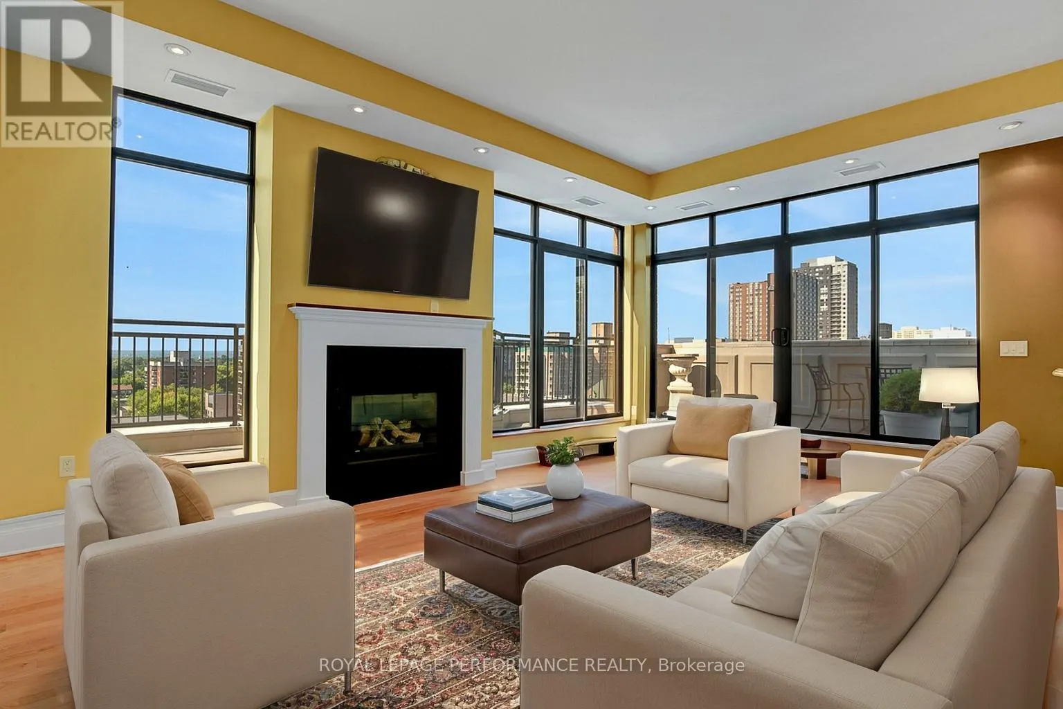 PH2 - 260 BESSERER STREET