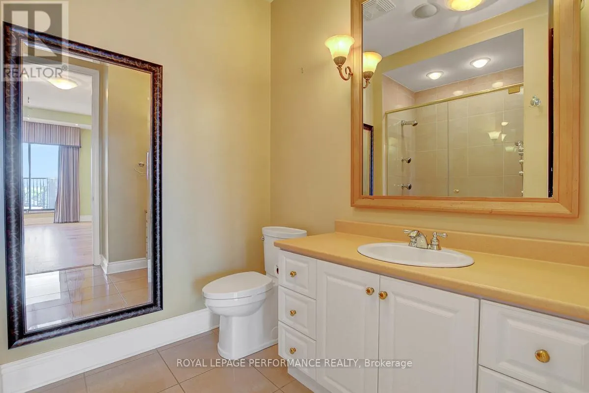 PH2 - 260 BESSERER STREET
