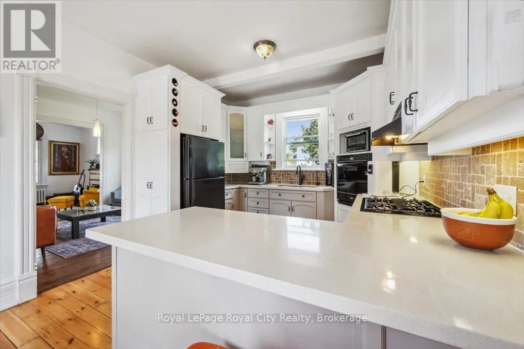 572 WOOLWICH STREET
