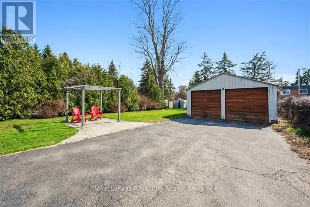 572 WOOLWICH STREET