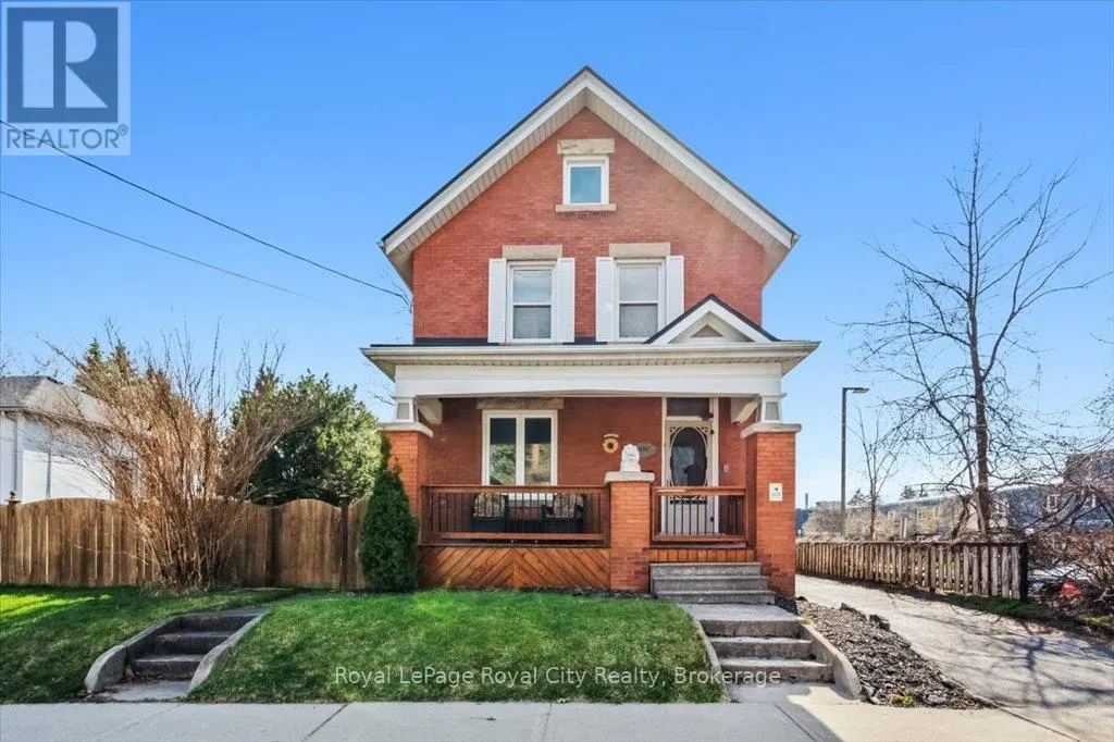 572 WOOLWICH STREET