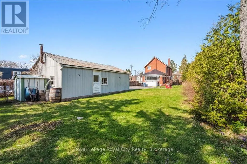 572 WOOLWICH STREET