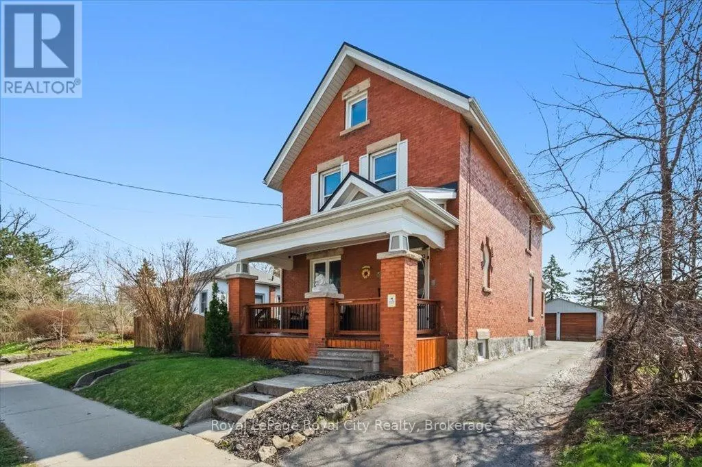 572 WOOLWICH STREET