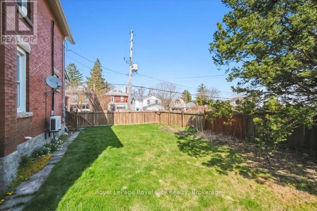 572 WOOLWICH STREET