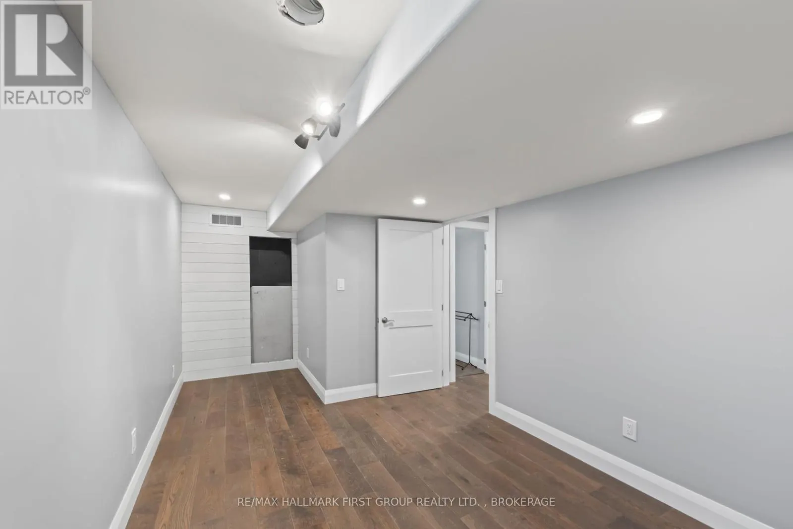 757 HILLVIEW ROAD