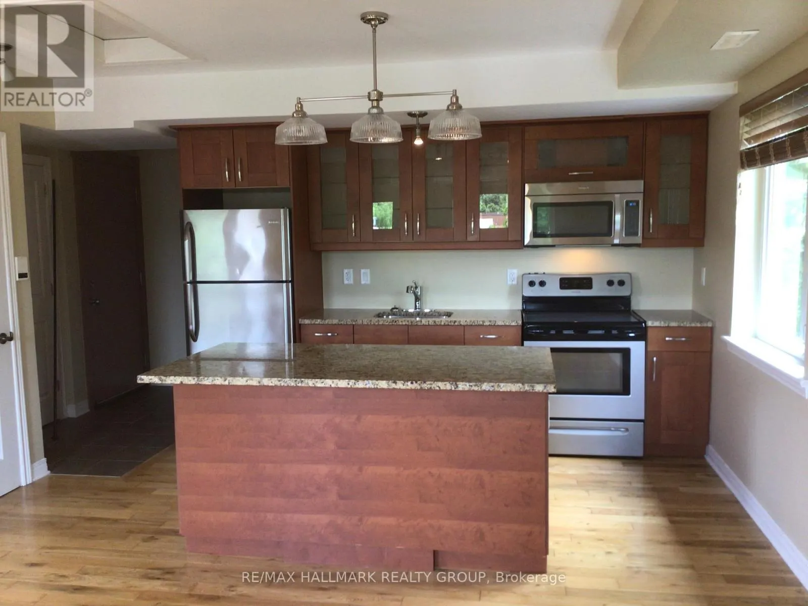 324 CURRELL AVENUE