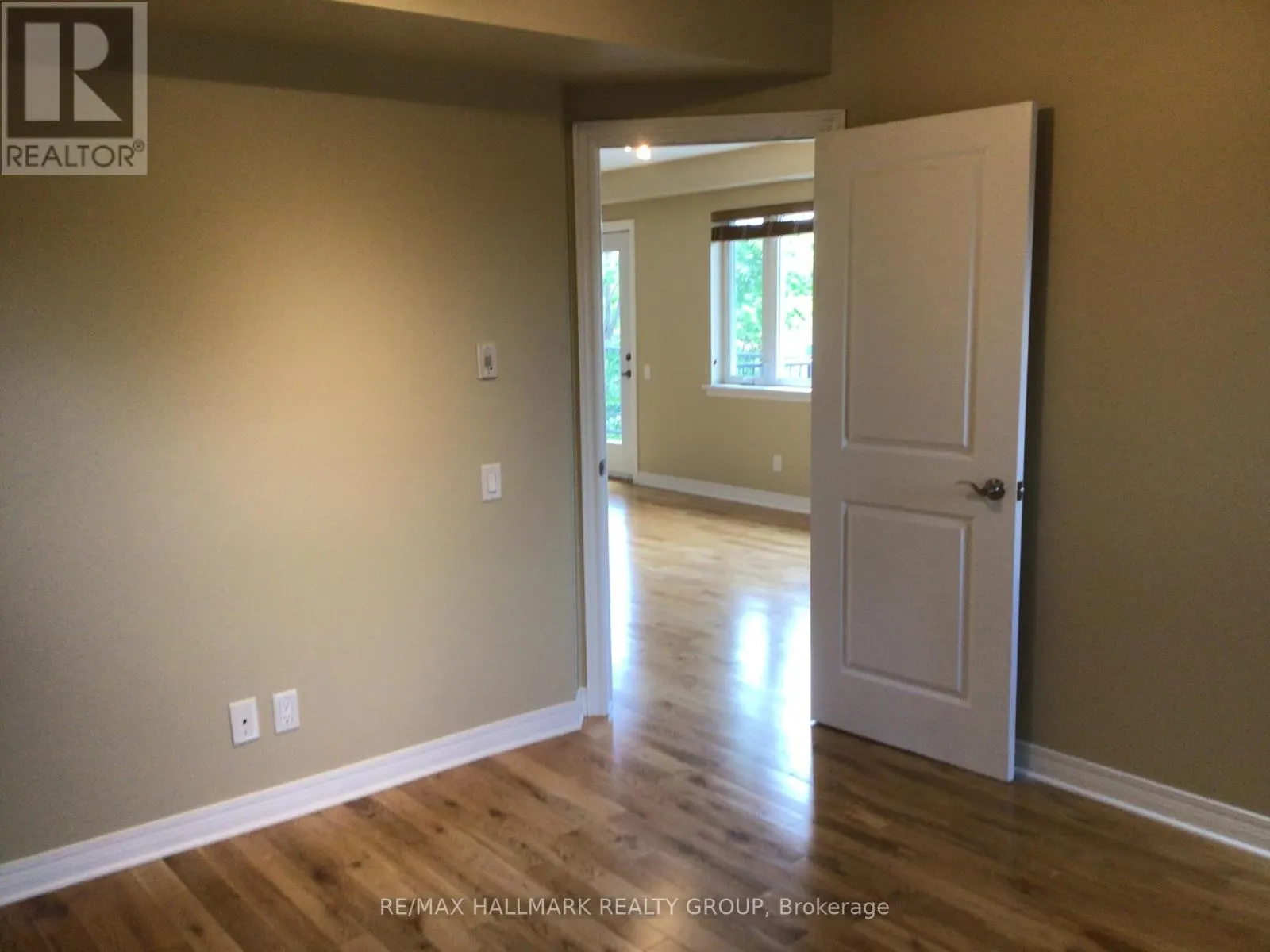 324 CURRELL AVENUE