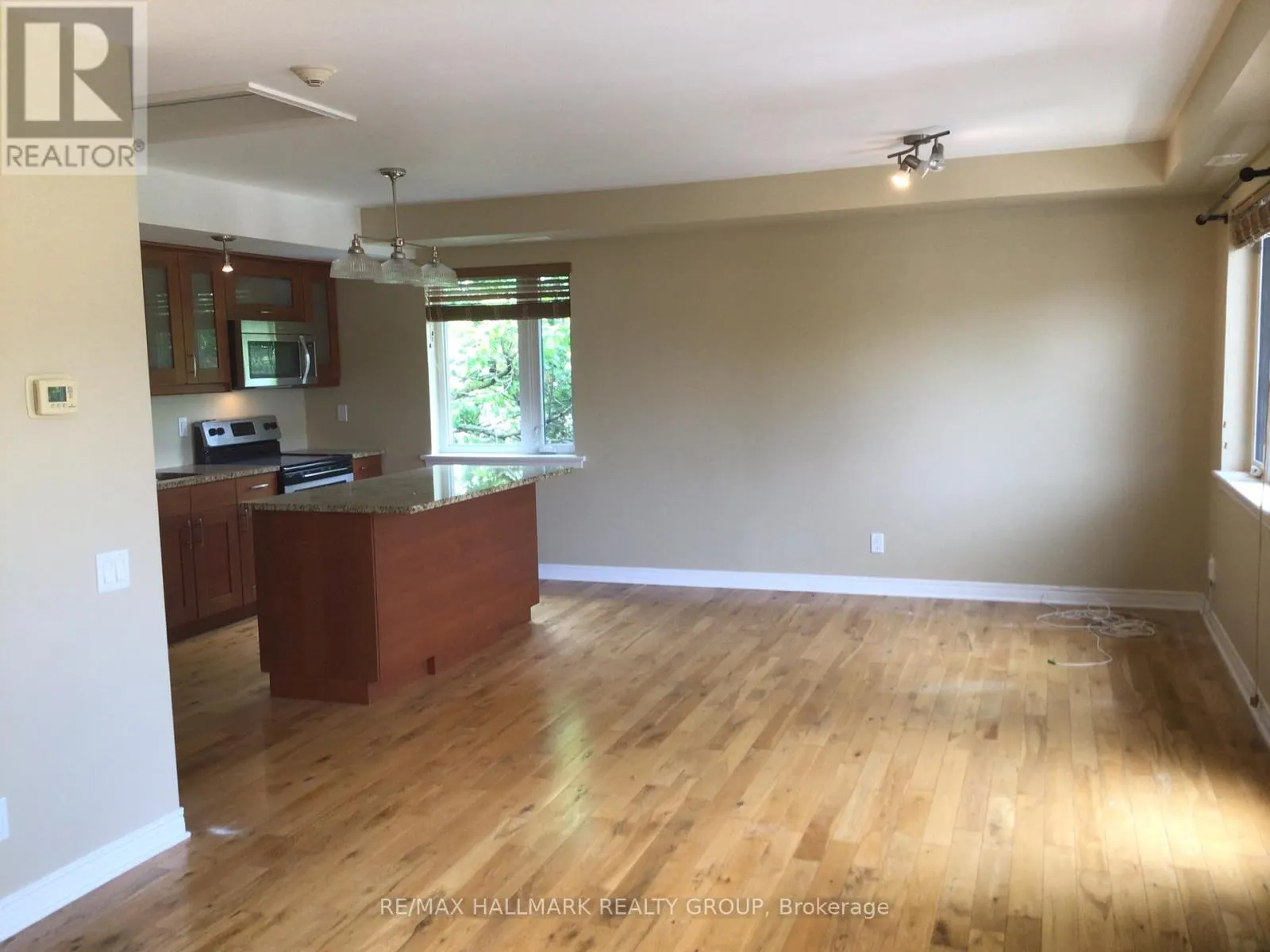324 CURRELL AVENUE
