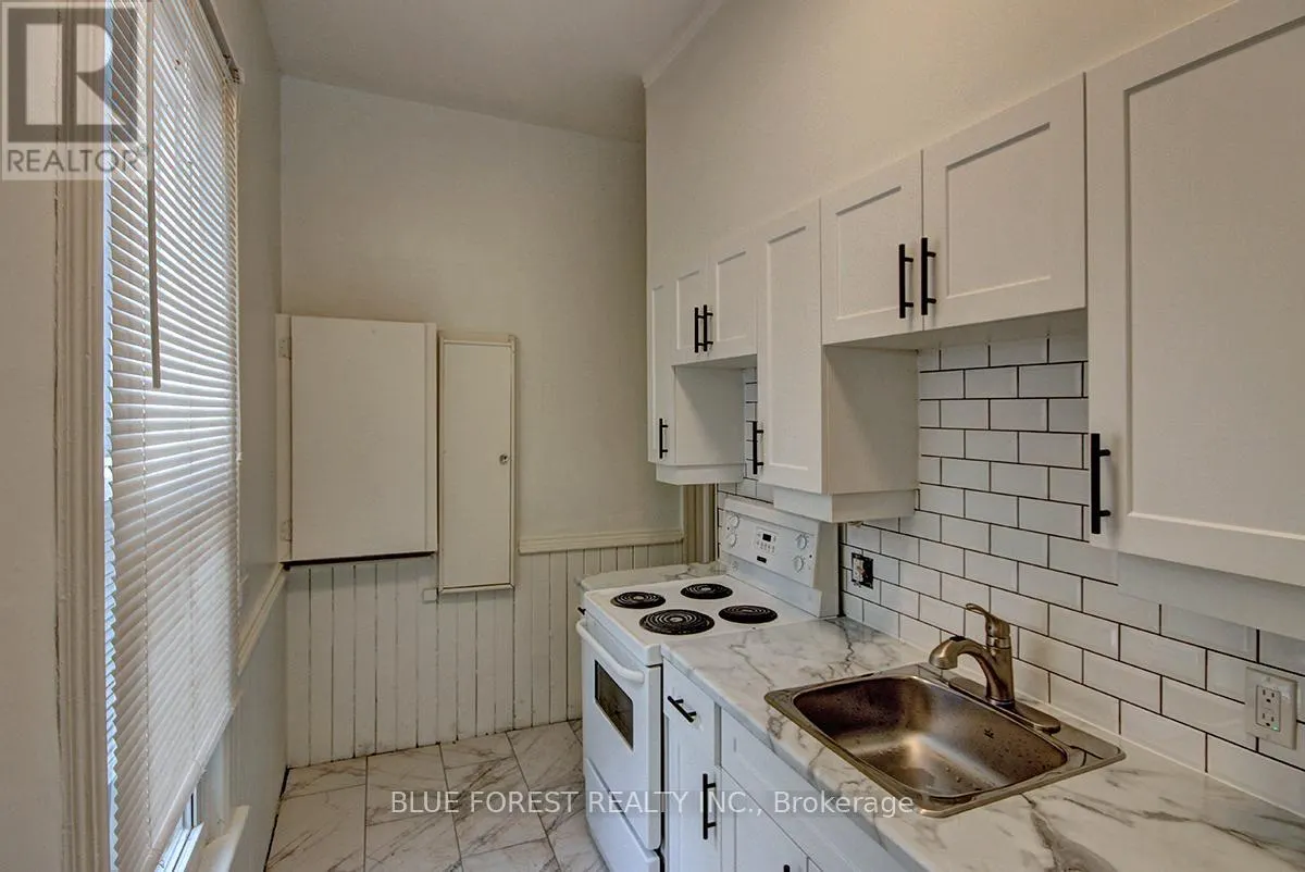 89 GLADSTONE AVENUE