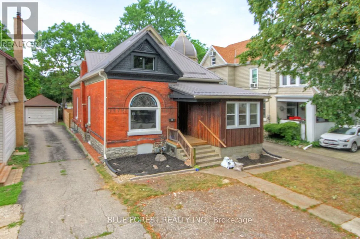 89 GLADSTONE AVENUE