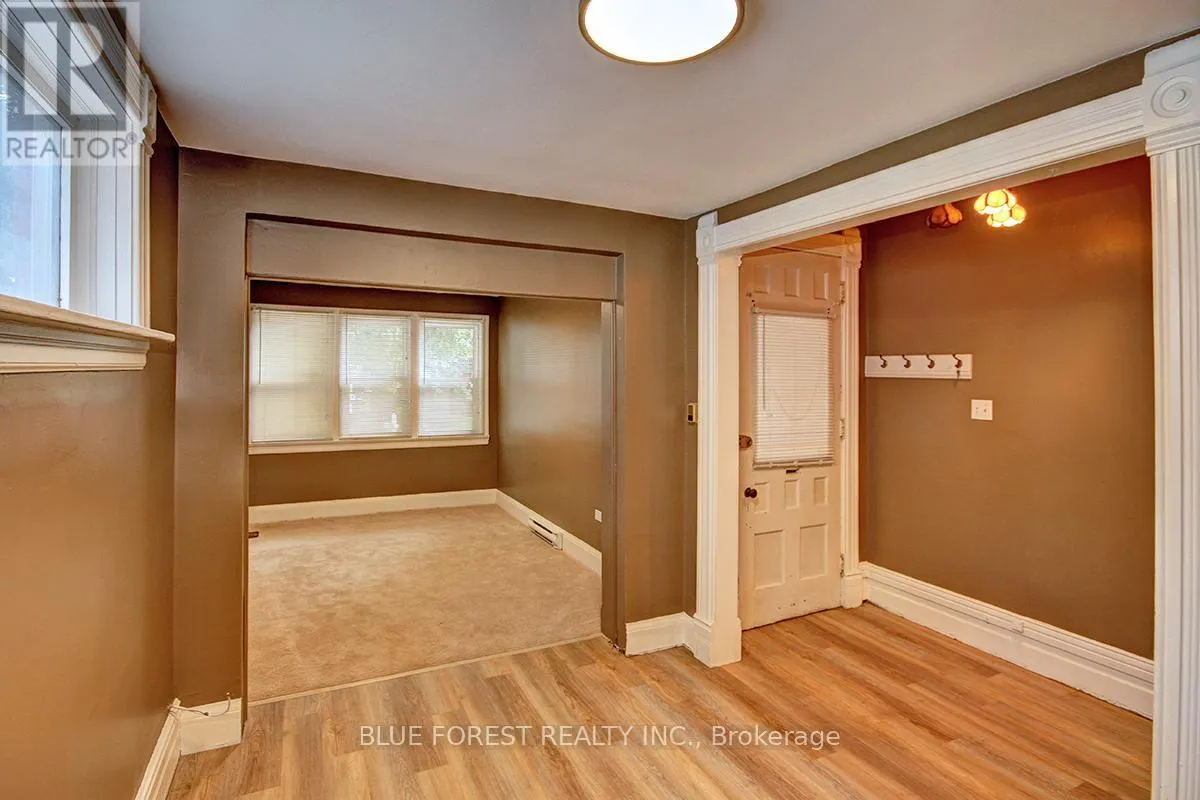 89 GLADSTONE AVENUE