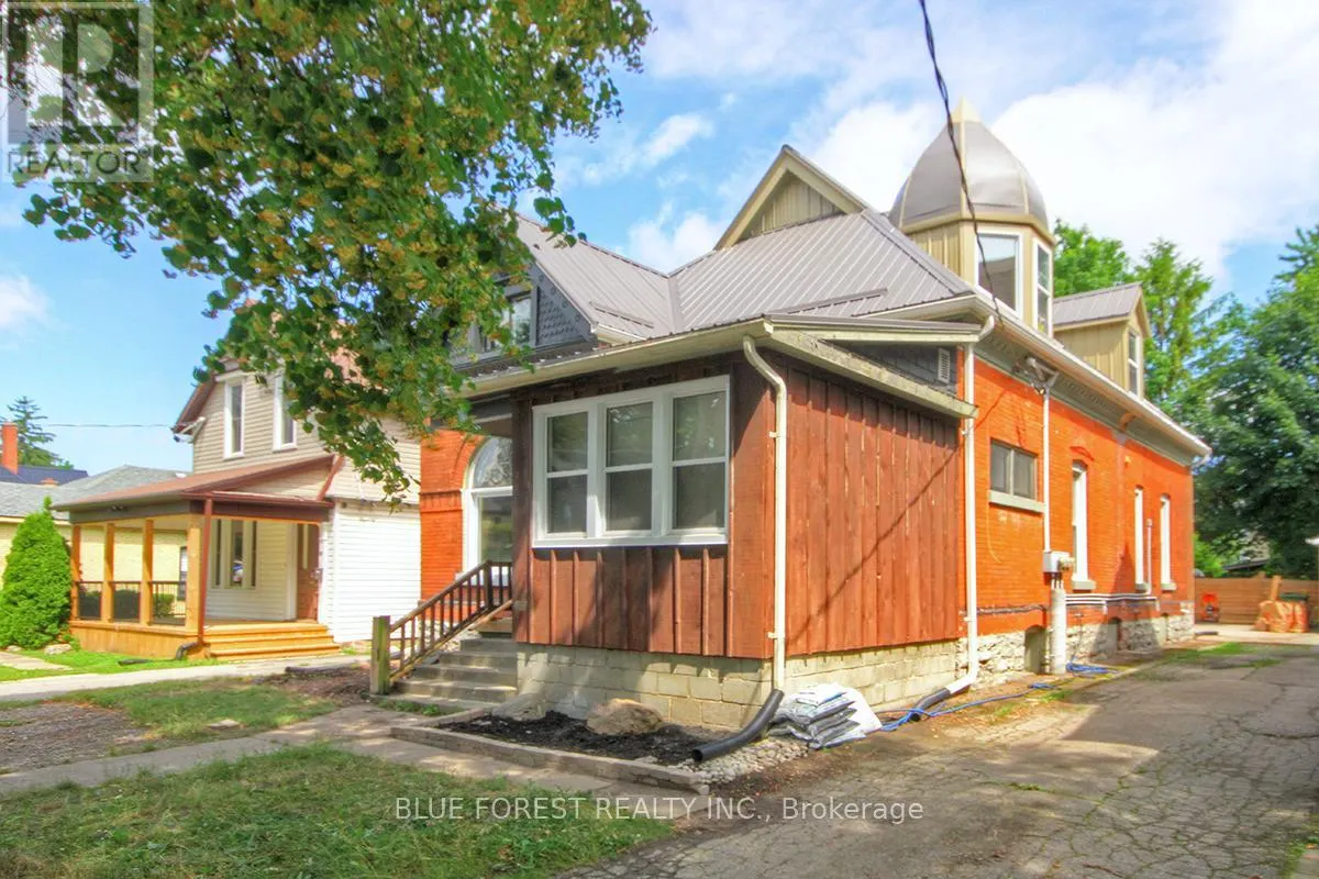 89 GLADSTONE AVENUE