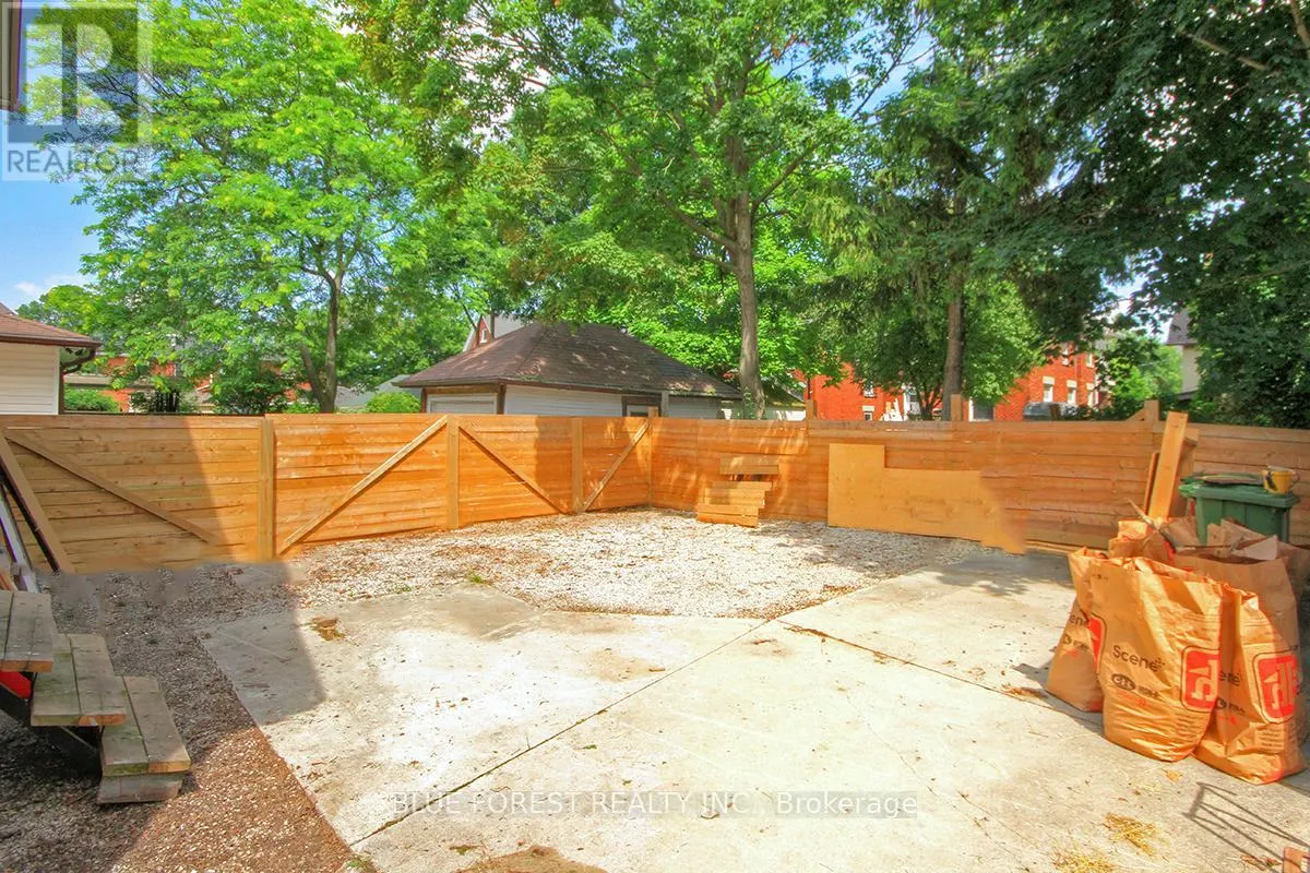 89 GLADSTONE AVENUE