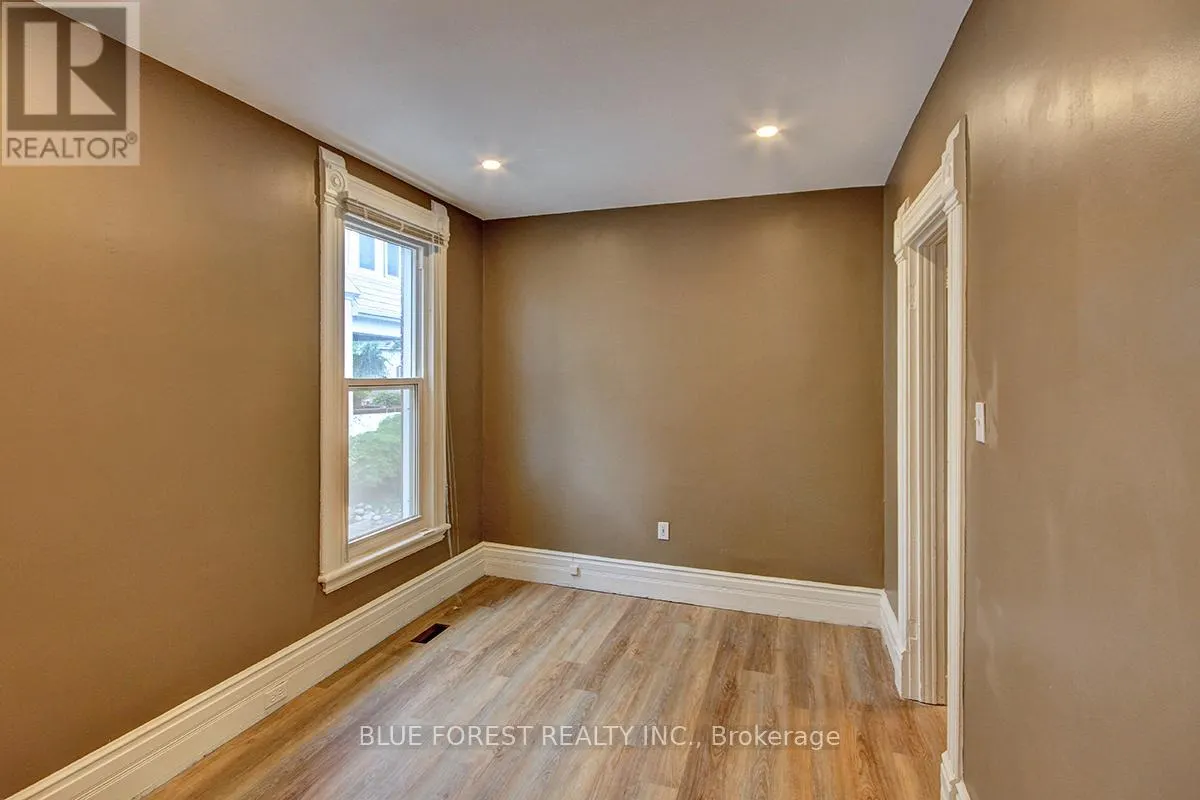 89 GLADSTONE AVENUE