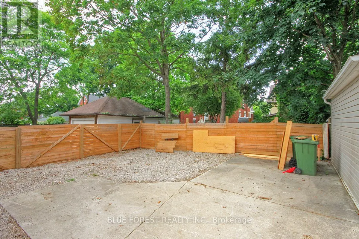 89 GLADSTONE AVENUE