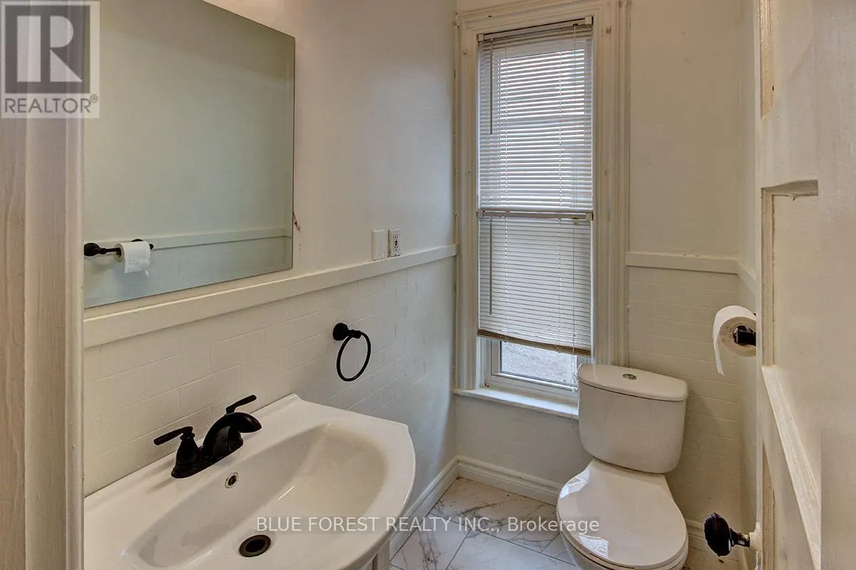 89 GLADSTONE AVENUE