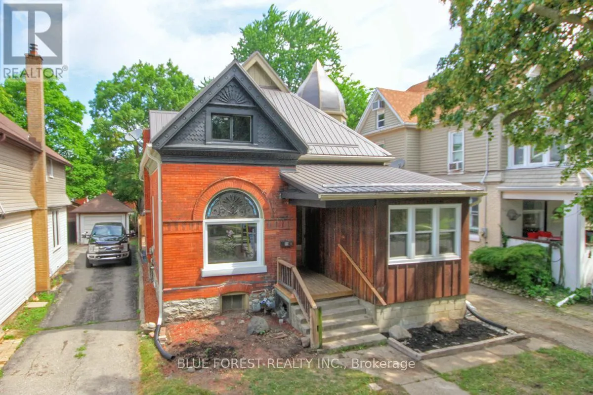 89 GLADSTONE AVENUE