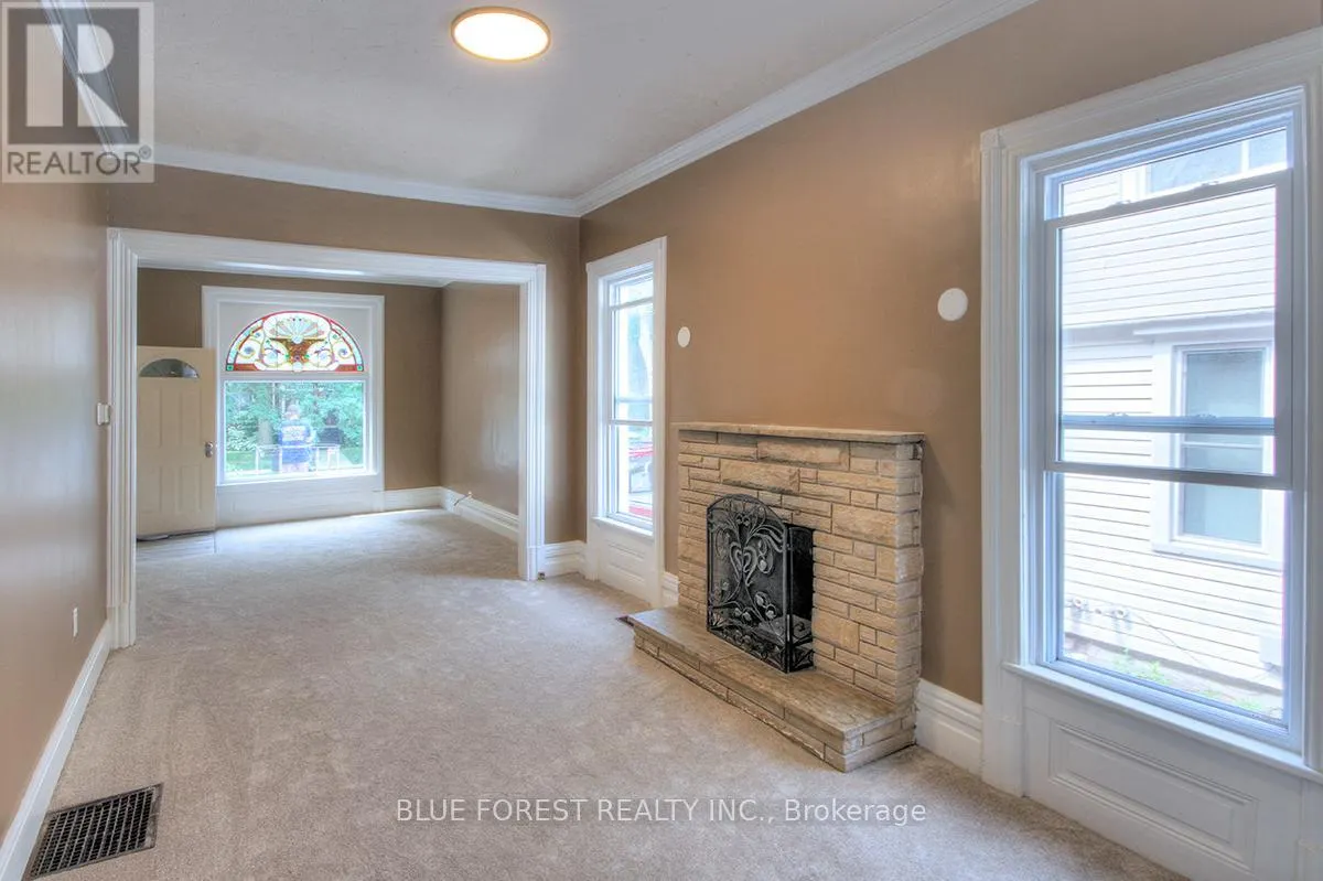 89 GLADSTONE AVENUE