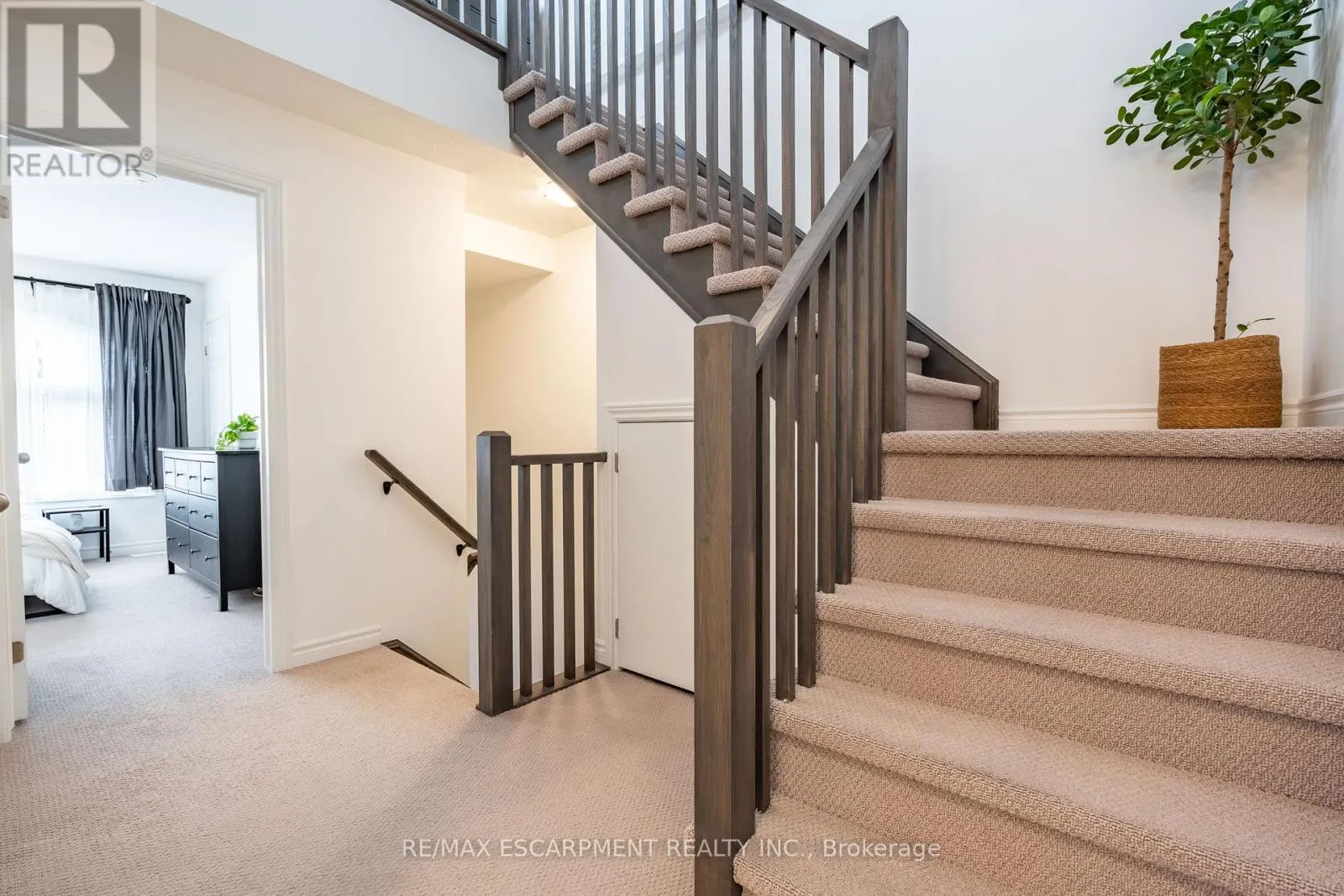 45 - 219 DUNDAS STREET E