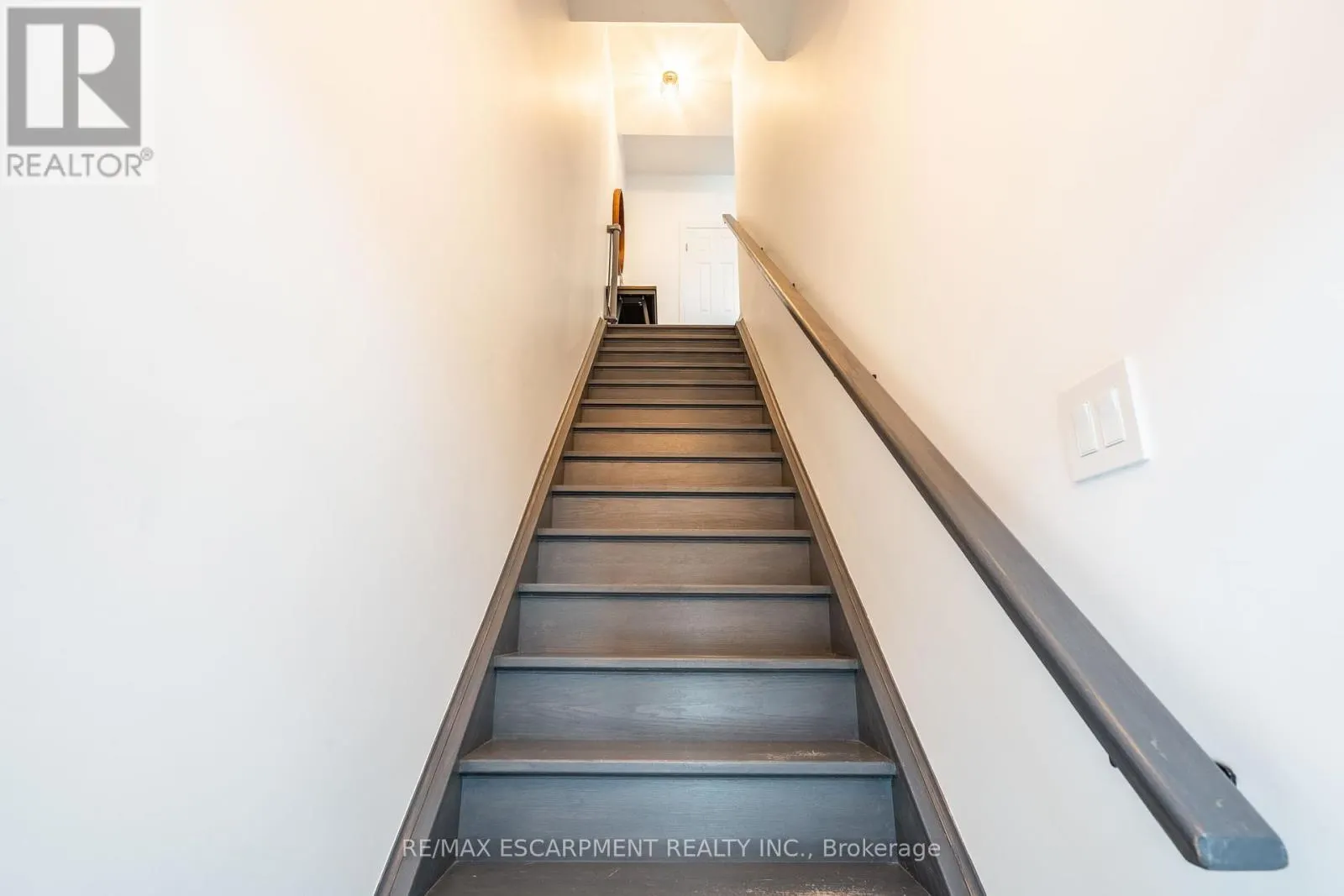 45 - 219 DUNDAS STREET E