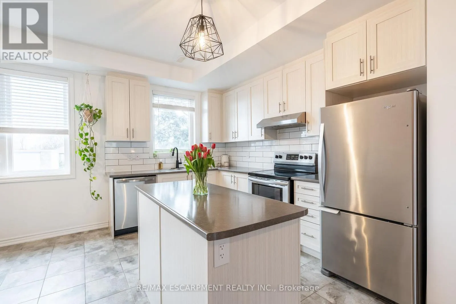 45 - 219 DUNDAS STREET E