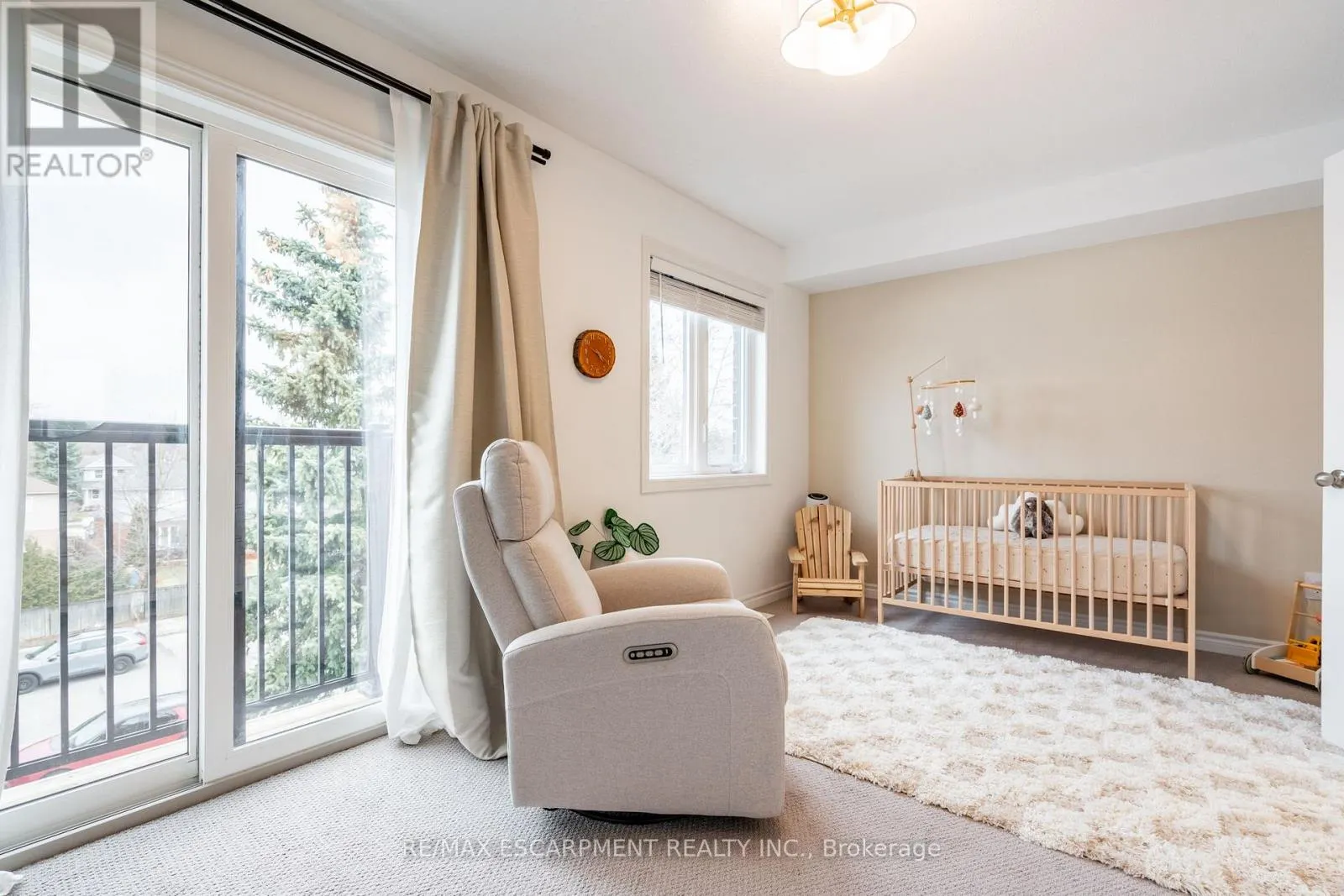 45 - 219 DUNDAS STREET E