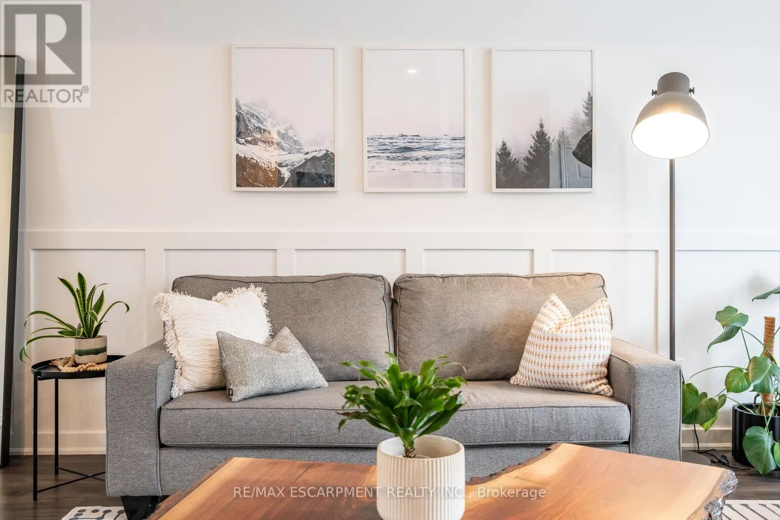 45 - 219 DUNDAS STREET E
