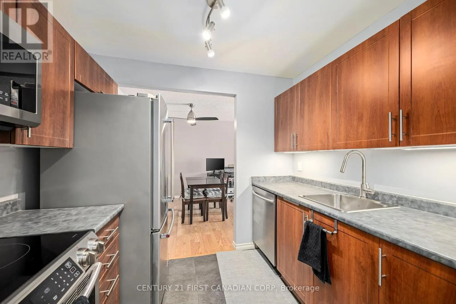203 - 739 DEVERON CRESCENT, #203