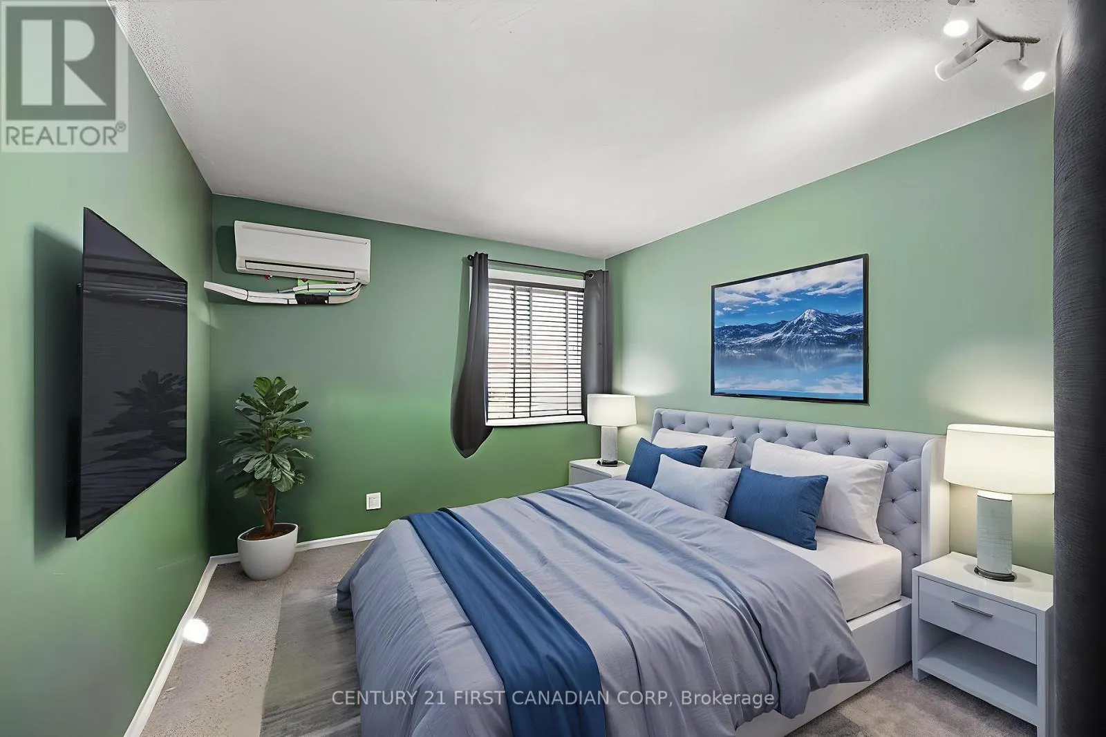 203 - 739 DEVERON CRESCENT, #203