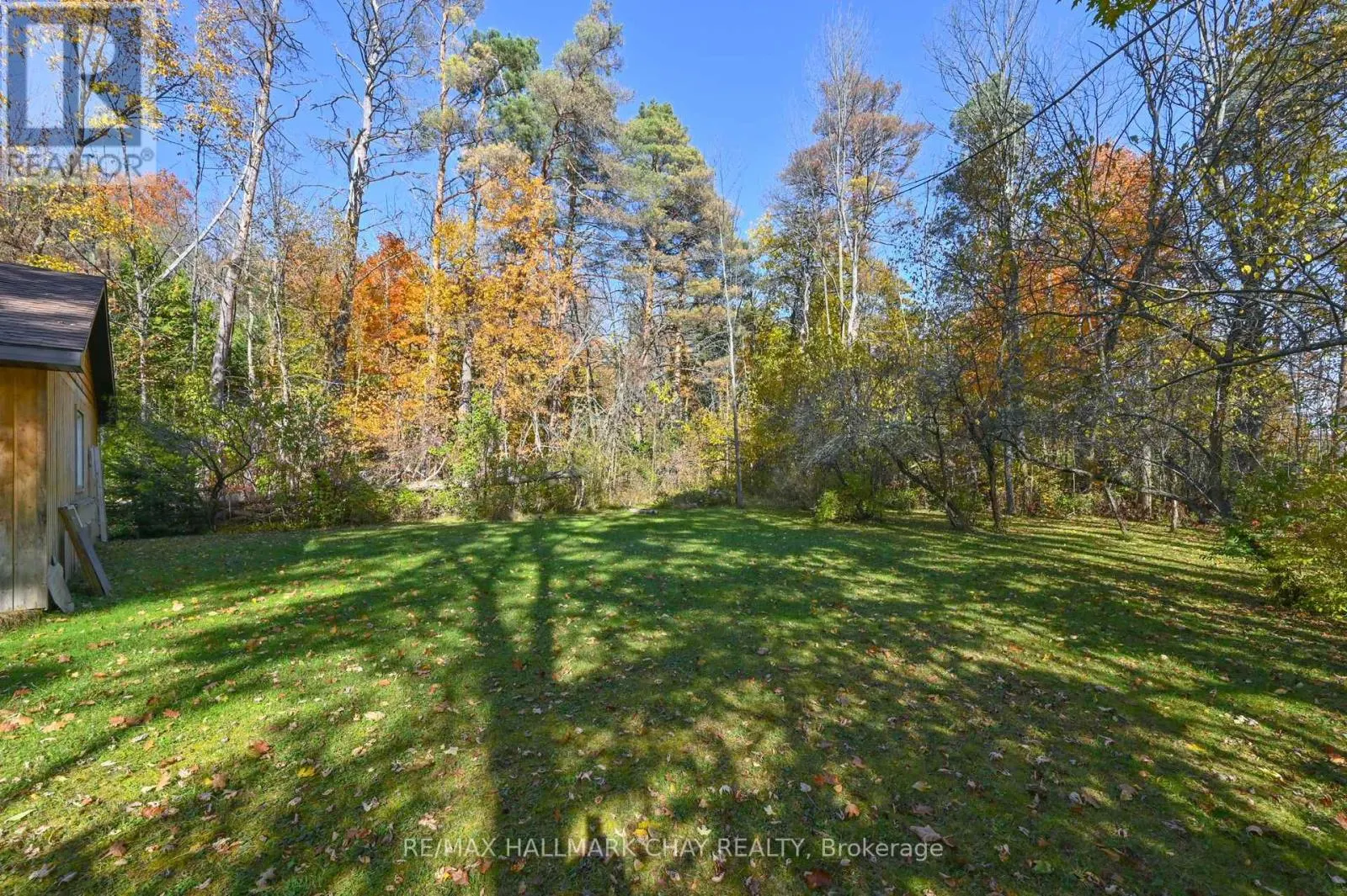 667156 20 SIDE ROAD