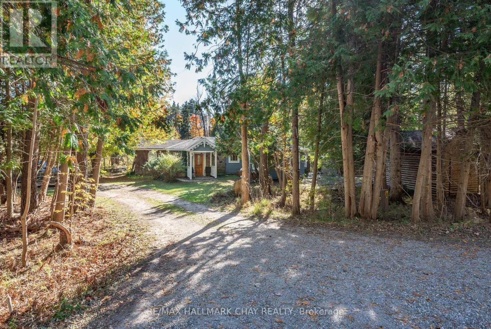 667156 20 SIDE ROAD