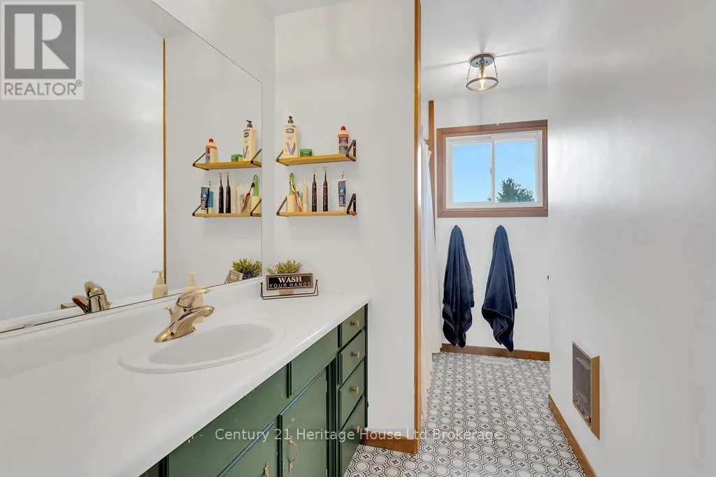 686 GOSHEN ROAD