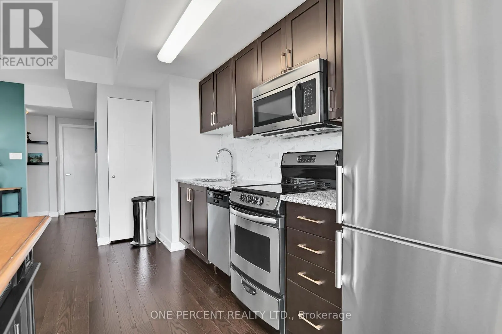 1905 - 40 NEPEAN STREET