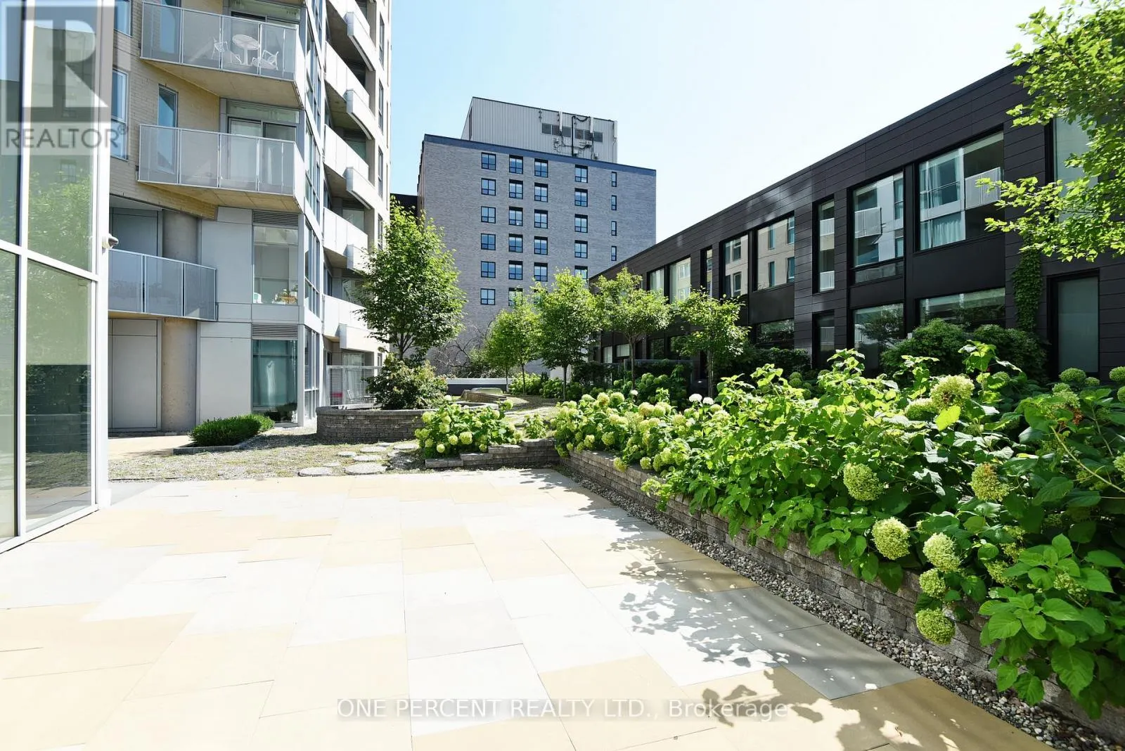 1905 - 40 NEPEAN STREET