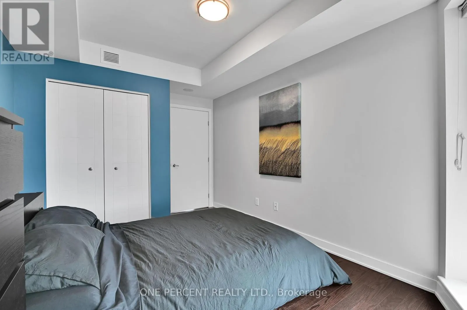 1905 - 40 NEPEAN STREET