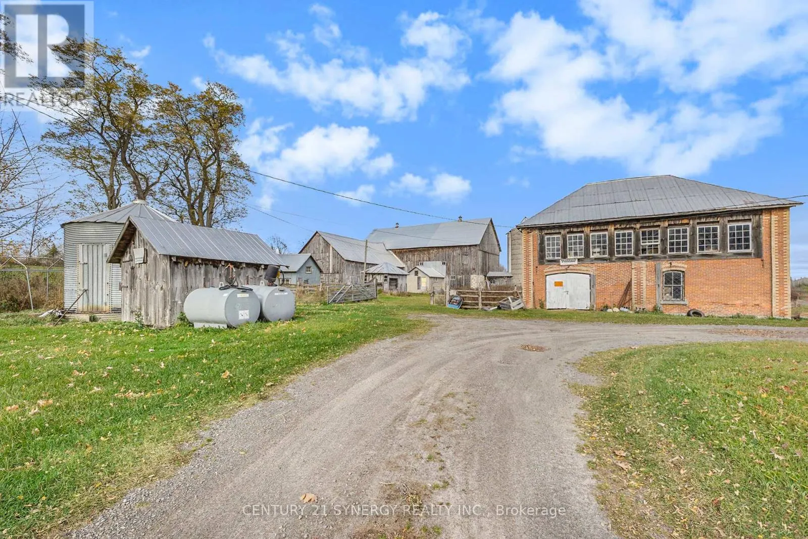 129 RIDEAU FERRY ROAD