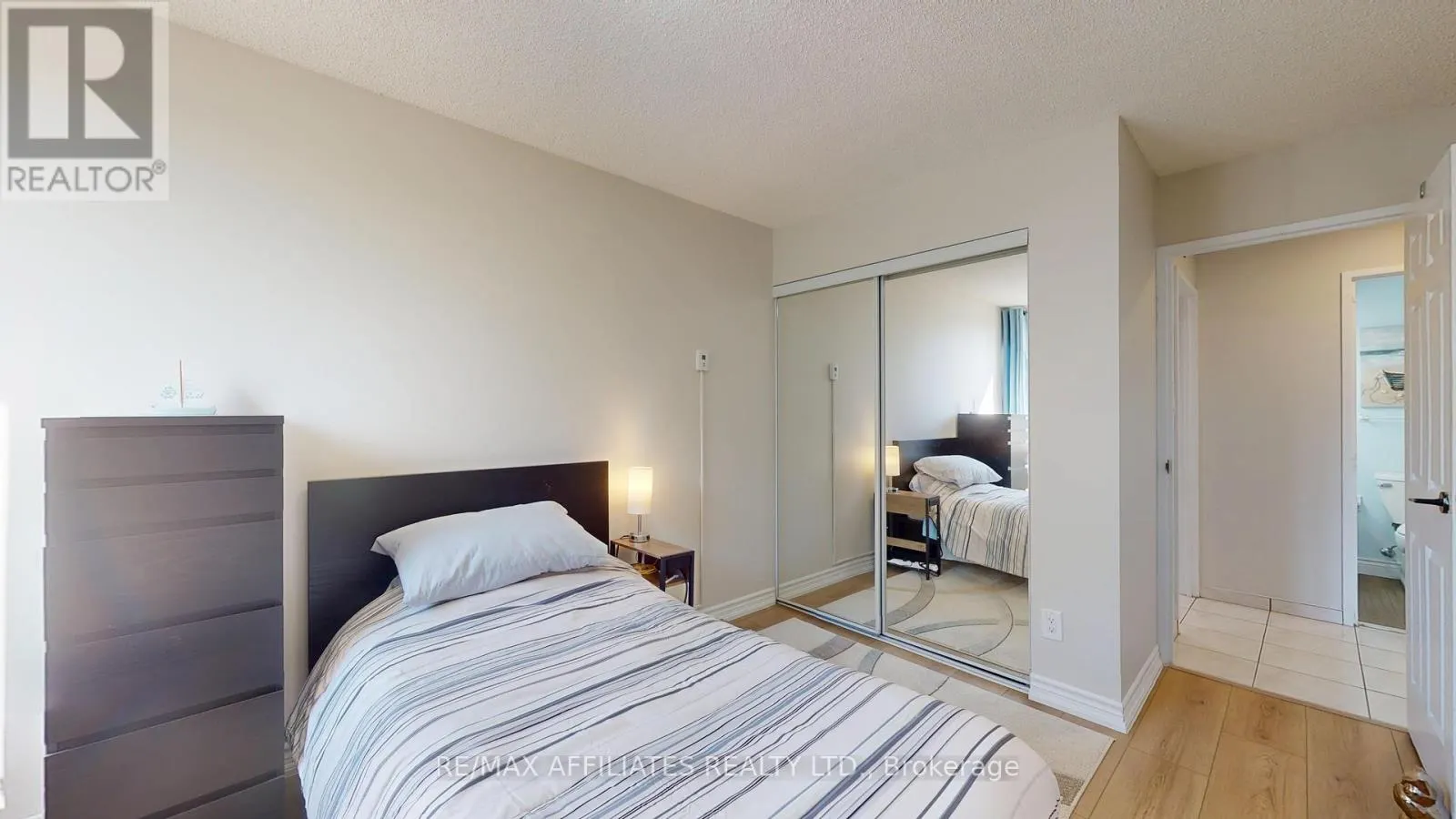 504 - 55 WATER STREET E