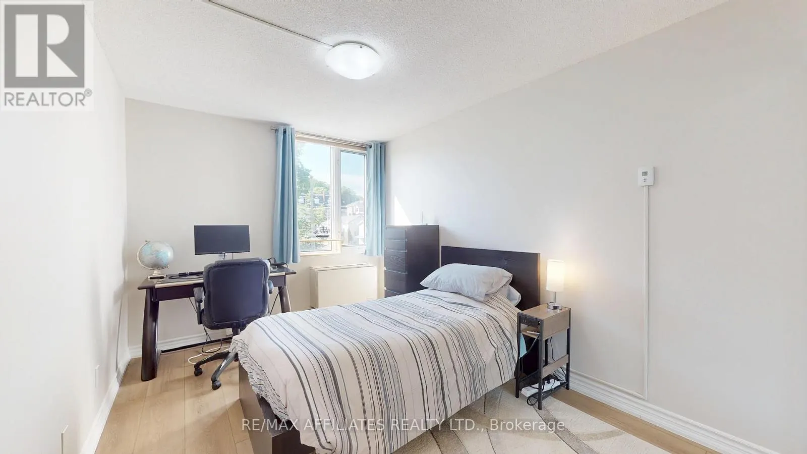 504 - 55 WATER STREET E