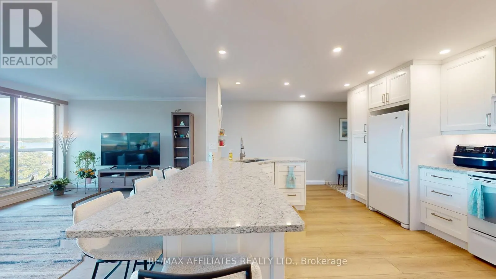 504 - 55 WATER STREET E