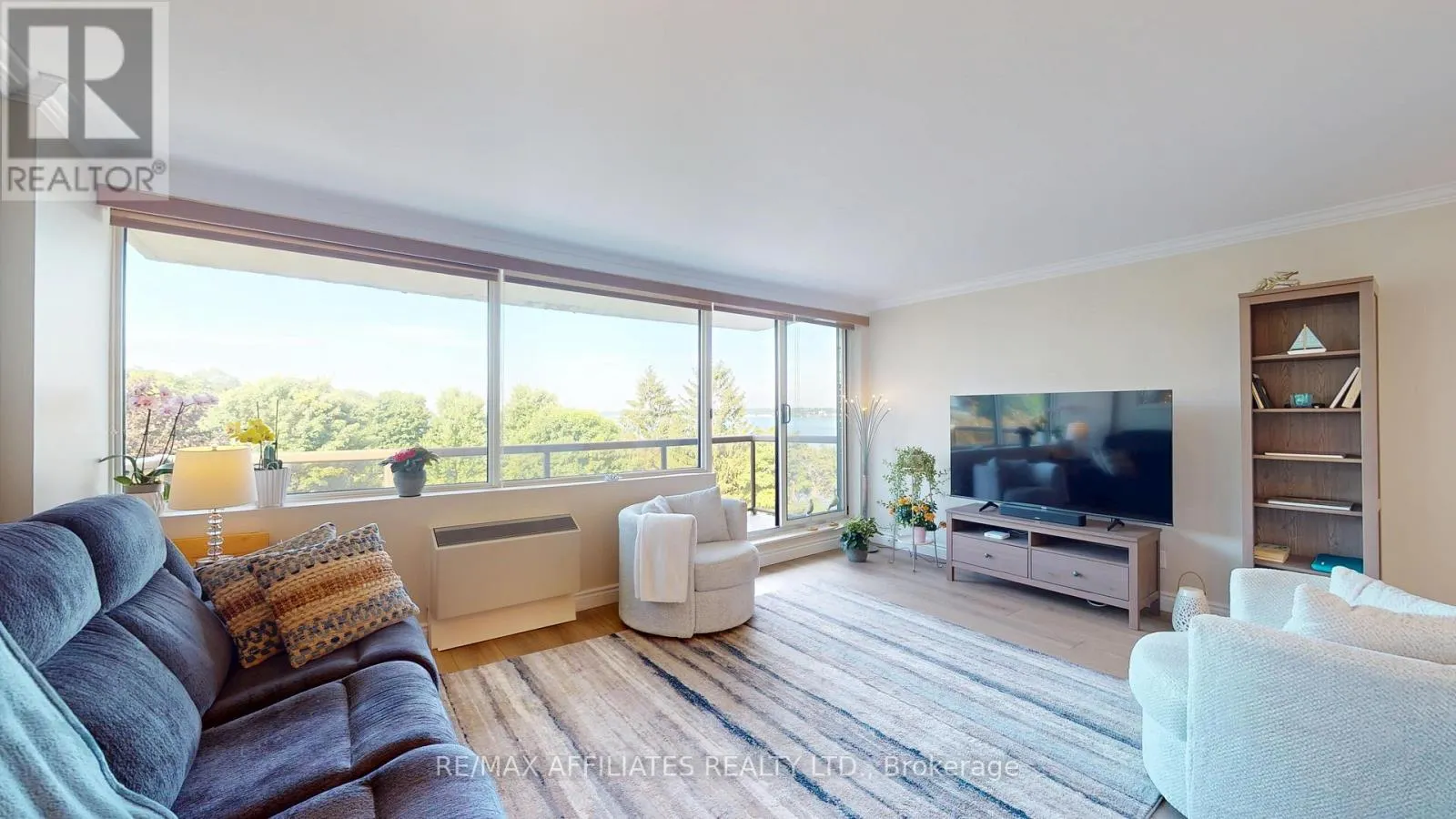 504 - 55 WATER STREET E